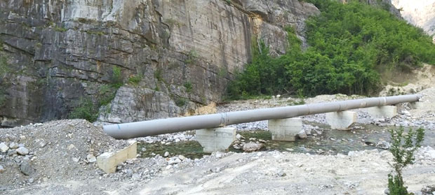 Албанске цеви претњa Цијевни